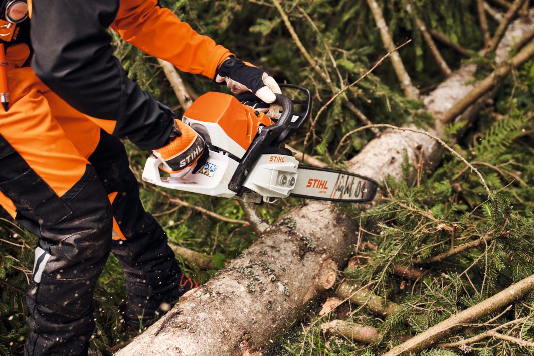 Tronçonneuse STIHL MS 400 C-M (2) Tronçonneuse STIHL MS 400 C-M